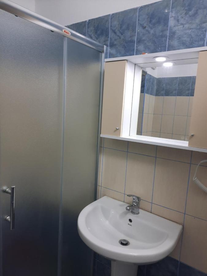 Antea Apartment 3 Влёра Экстерьер фото